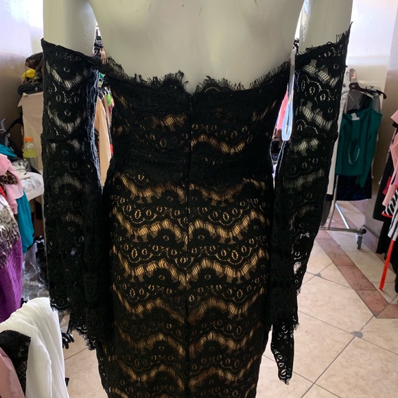 Short dress ! Stunning - Picture 4 of 5